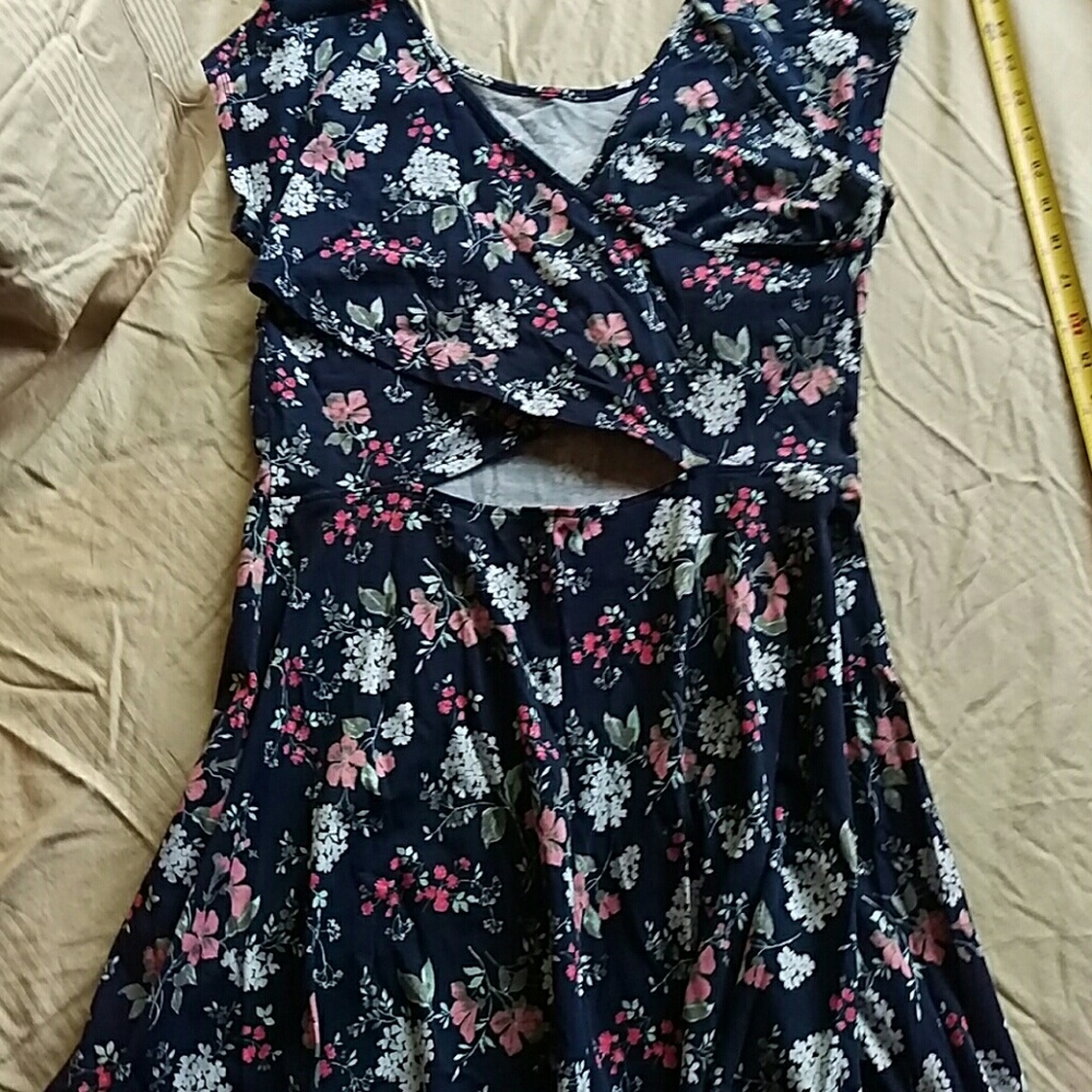 Shut sleeve dress